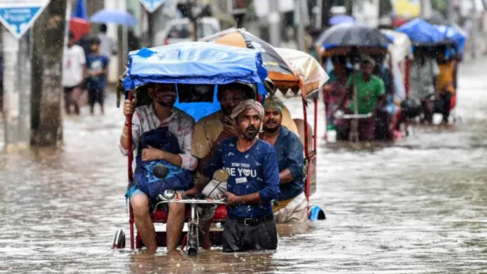 भारतको उत्तरपूर्वमा मनसुनी वर्षाले कम्तीमा ३० जनाको मृ*त्यु